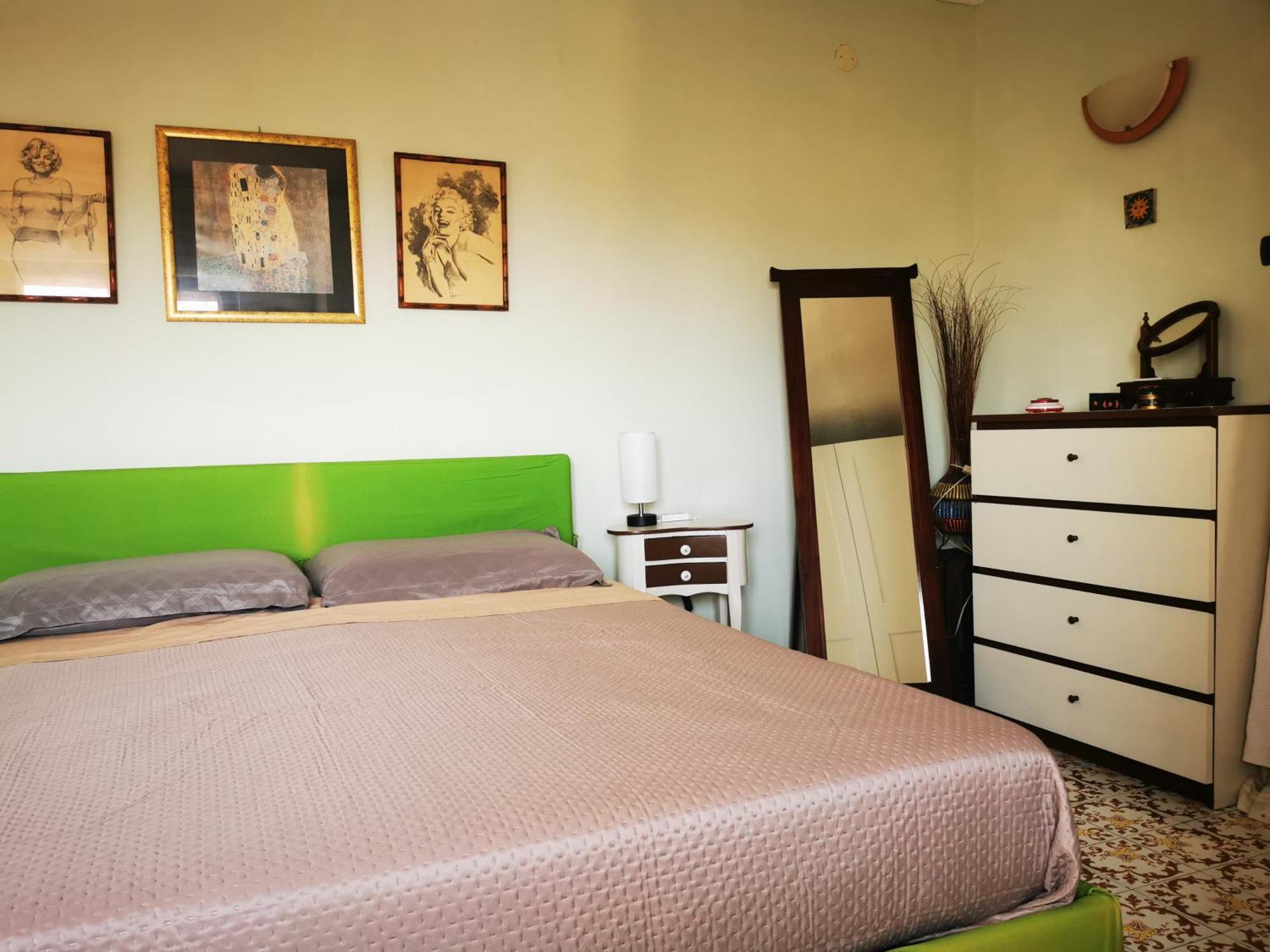 A Cozy Nest With A Vesuvio View
