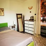 A Cozy Nest With A Vesuvio View