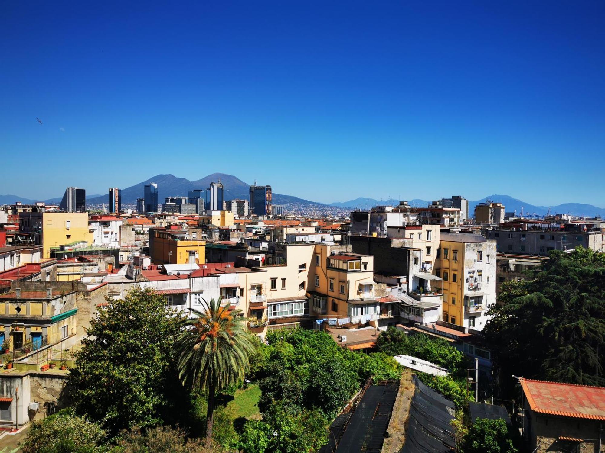 A Cozy Nest With A Vesuvio View